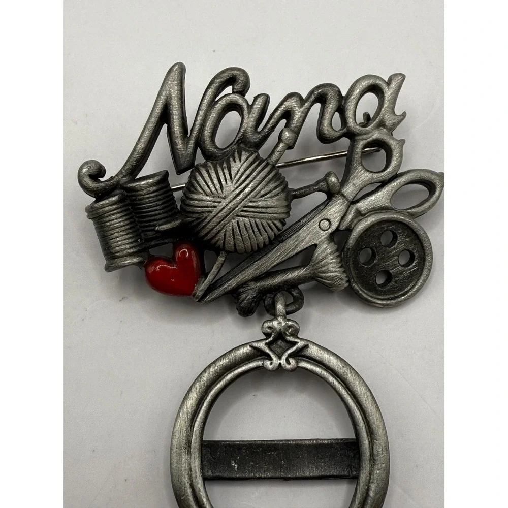 Vintage Nana‎ Sewing Brooch Silver Tone – Sentimental Novelty Pin